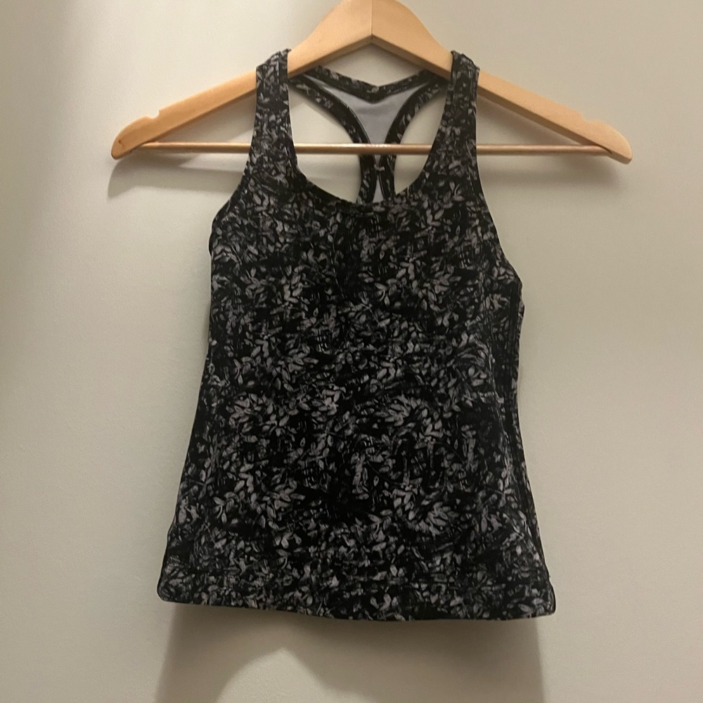 Lululemon tank size 2